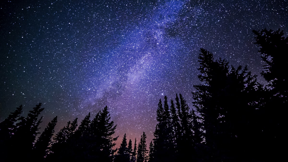 夜空天际线